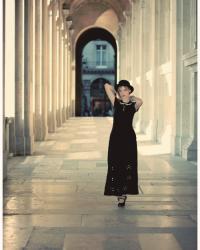 Mary Poppins visite le Louvre? XD