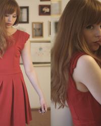 25/11/11; Red.