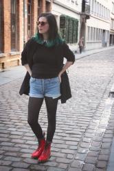 Green Hair Red Docs Pastel Collar