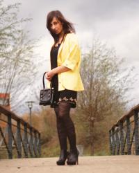 Look n°17.  Yellow Yellow