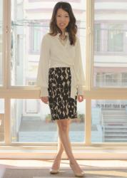 AT Petite Graphic Print Skirt