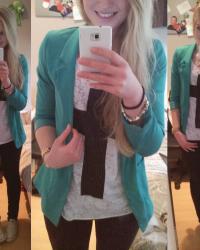 OUTFIT: CONVERSE & CROSS TEE