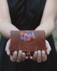 DIY: painted leather bag.