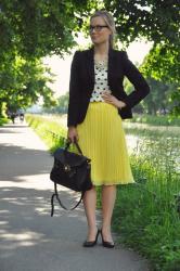 A lemon pleated skirt in the old Greace