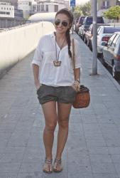 Safari look & Mustang bag