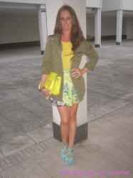 TROPICAL SKIRT & KHAKI OVERSHIRT