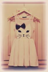 New in: lovely cat dress