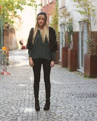 Green shirt & necklace