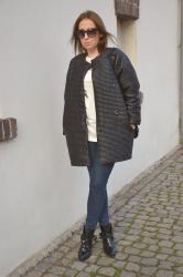 OVERSIZE COAT & ANTIQUE BOOTS