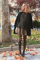 abrigo oversized con falda