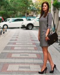 Dogtooth print dress