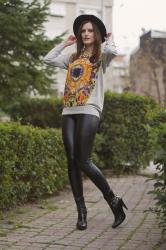 Baroque print sweatshirt