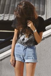 Today's outfit: wolf!