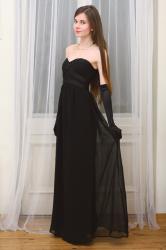 Czarna suknia do ziemi i eleganckie długie rękawiczki