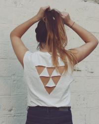 DIY - TRIANGLE OPEN BACK TSHIRT x Bohemian Blast #1