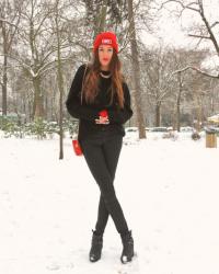 Red lips and White snow