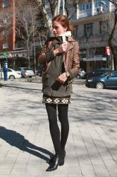 chaleco con biker y falda