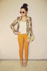 mustard pants&floral jacket