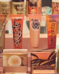 CITA  CON  #BENEFIT