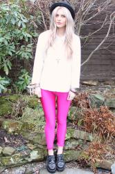 pink neon leggings & a bowler hat