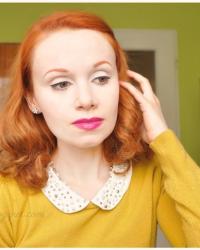 Peter Pan collar, yellow sweater and pink half moons