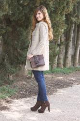 VEST, JEANS AND HEELS