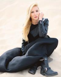 ALL BLACK OUTFIT AND SAND DUNE 