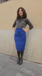 Retro box jacket and blue pencil skirt