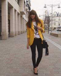 Le blazer yellow