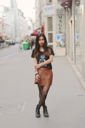 Rock with skirt