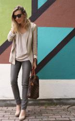 Formal beige + psss free leggins!