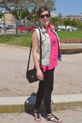 Look of the day: Pink at the beach