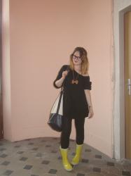 Les bottes de pluie jaunes