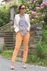 orange pants, outfit number 3