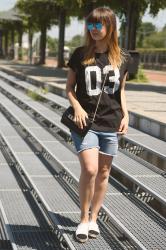 CASUAL SPORTSWEAR