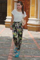 High waisted floral pants!