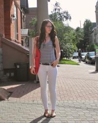 Coral + stripes + white pants + leopard print.