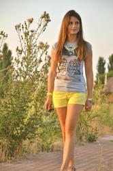 My Dress Code for this summer: tee and shorts