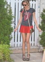 Pleated skirt and Rolling Stones tshirt