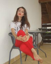 Red Pants, Red Lips