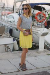 Bicolor pleated dress