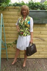 Summer vest with leaves