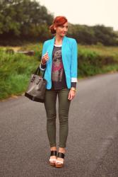 How To Wear A Bright Turquoise Blazer | With Neutrals & A Rock Tee
