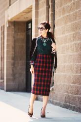 Old Hollywood Glam: High Waist Pencil Skirt with Leopard Heels