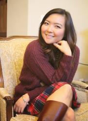 OVERSIZED SWEATER & PLAID SKIRT