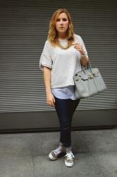 COLLEGE OUTFIT