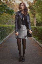 BLACK SWEATER & CHECKED SKIRT