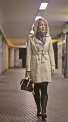 Look Otoñal: trench + botas de agua