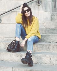 YELOW SWEATER