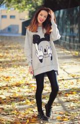 SUDADERA LARGA CON LEGGINS DE CUERO 